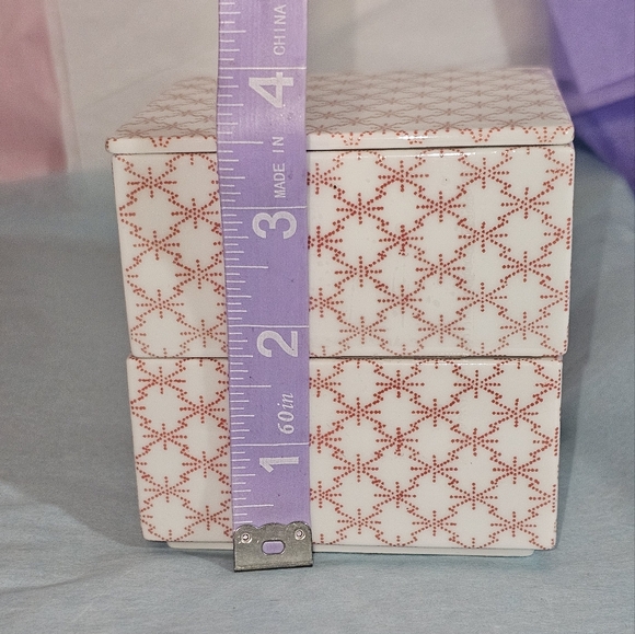 Ju-bako - Porcelain Tsunomatsukawabishi Red Box - EUC - Picture 9 of 11